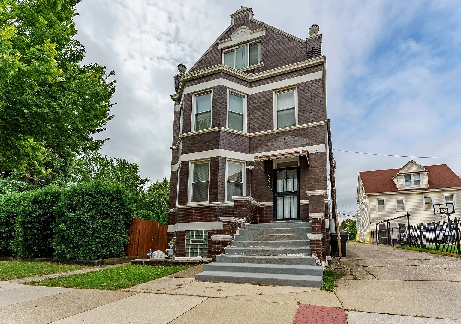 2 bed, 1100 sqft, $2,250 — Photo 1