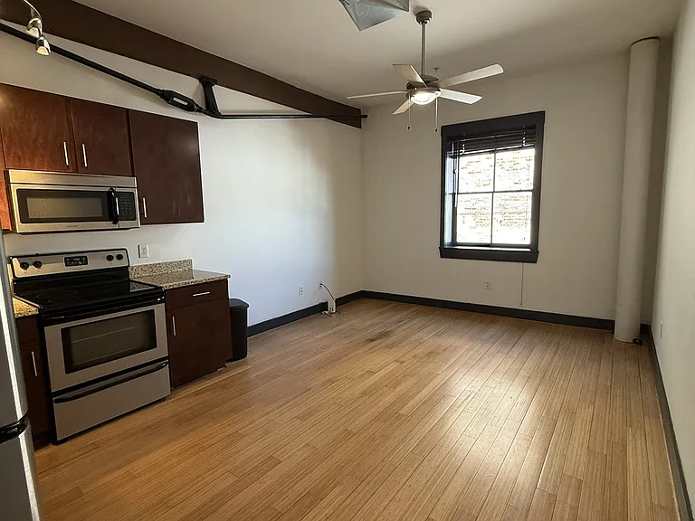 Cobblestone Commons — Photo 18