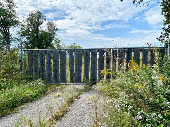 28884 N State Route 83 St, Mundelein, IL 60060