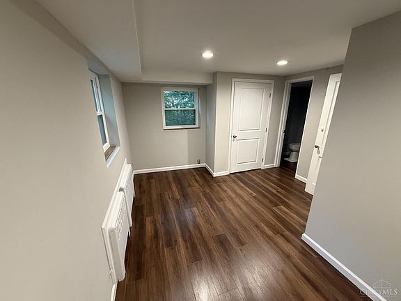 5th image of 458 Wood Ave