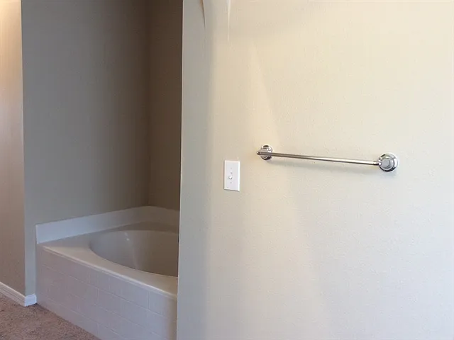 401 Blake Ave — Photo 17