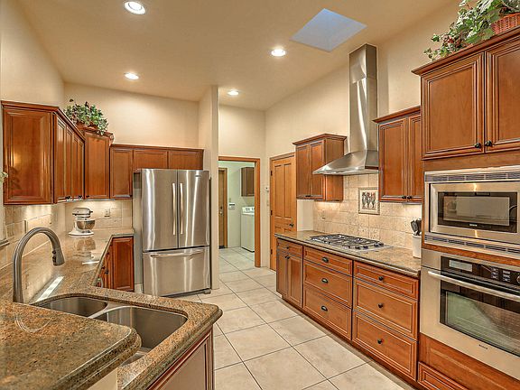 3rd image of 8823 Desert Fox Way NE