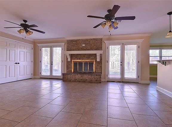 5th image of 117 Devereux Dr