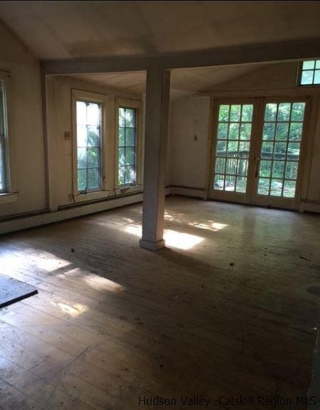 2nd image of 52 Canal Rd