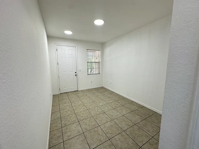 1800 Bassinger St — Photo 6