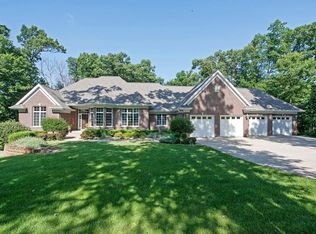 4900 Deer View Rd, Cedar Rapids, IA 52411