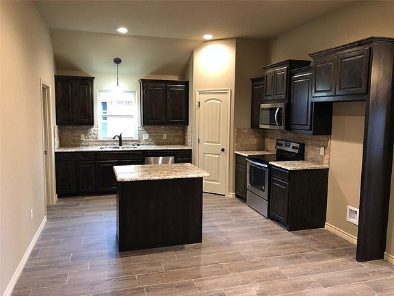 2nd image of 457 Silverton Dr
