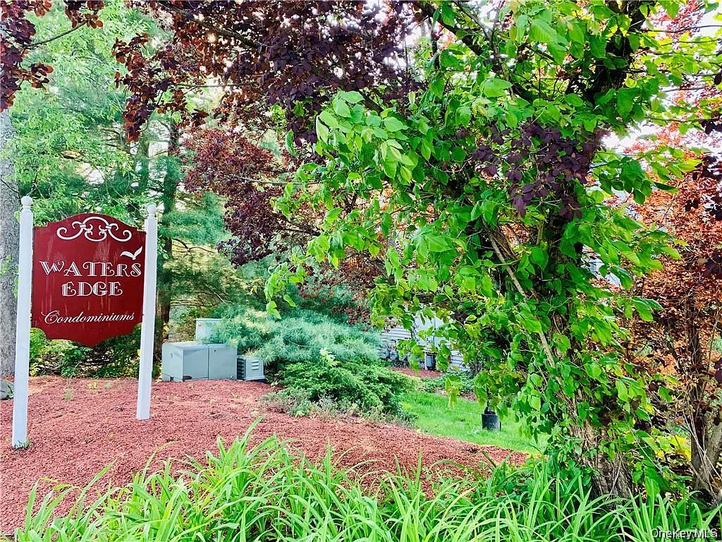 2 bed, 1.5 bath, 1115 sqft, $2,300 — Photo 3