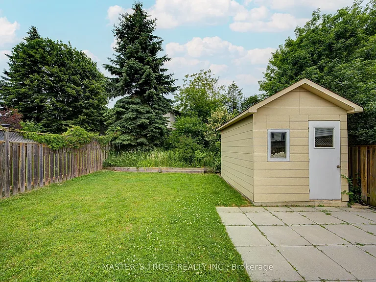 1179 Simcoe St S #2 — Photo 12