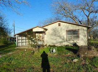 514 8th St, Palacios, TX 77465