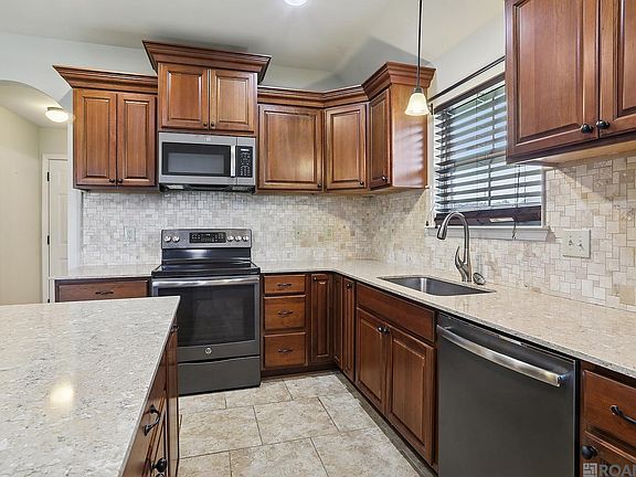 4th image of 9277 Yellowfin Dr