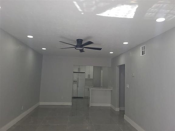 3rd image of 1109 NE 1st St #4