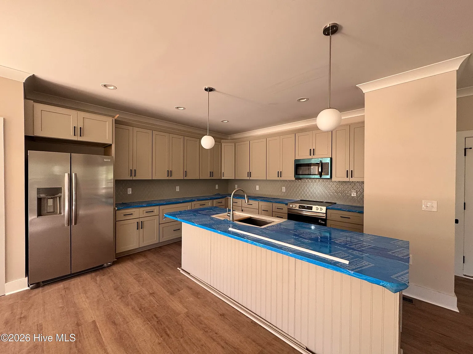3 bed, 2.5 bath, 2195 sqft, $2,400 — Photo 4