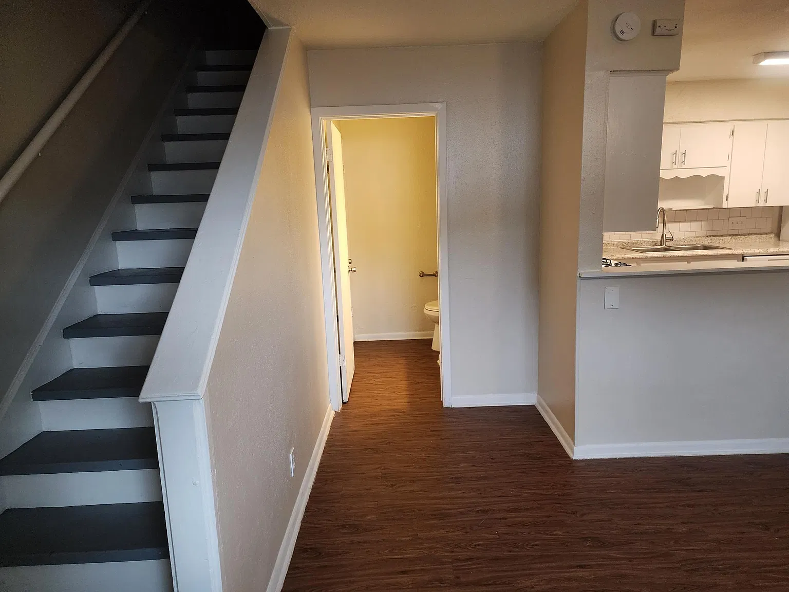 2305 Mission Hill Dr — Photo 4