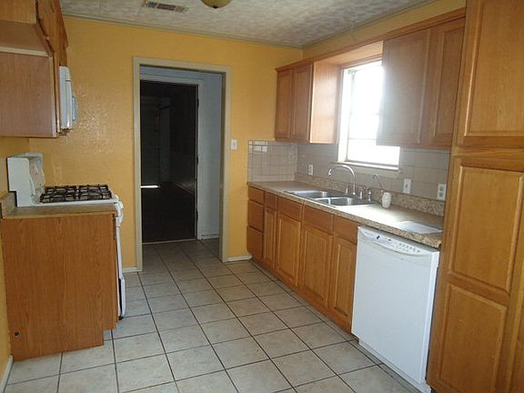 4th image of 605 S Lane St
