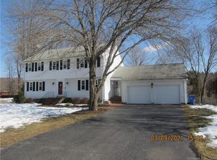 4 Homestead Ln, Avon, CT 06001