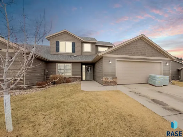 2722 E Hollow Pl, Sioux Falls, SD 57108