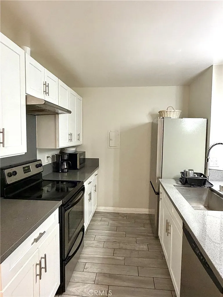 2 bed, 1000 sqft, $2,750 — Photo 4