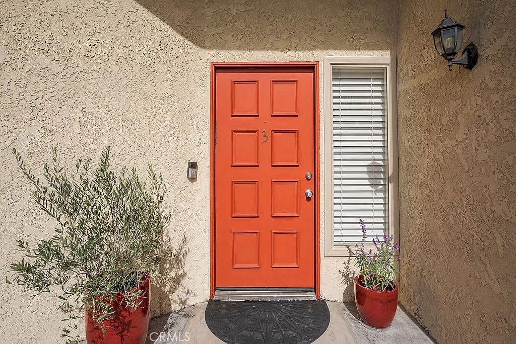 3 bed, 2.5 bath, 1649 sqft, $3,950 — Photo 1