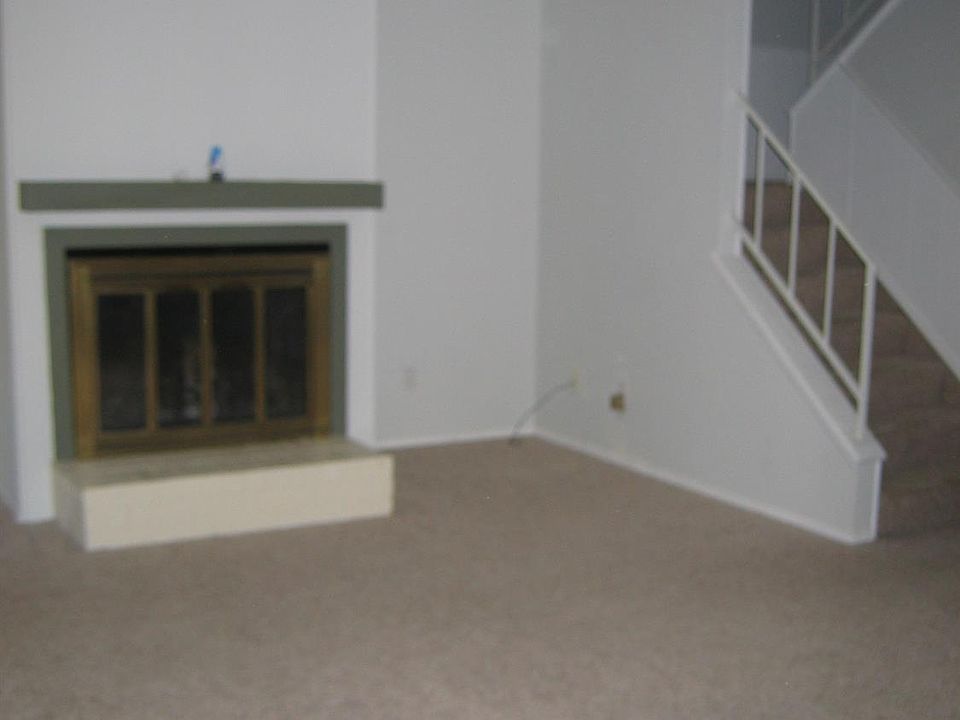 2nd image of 4725 48th St