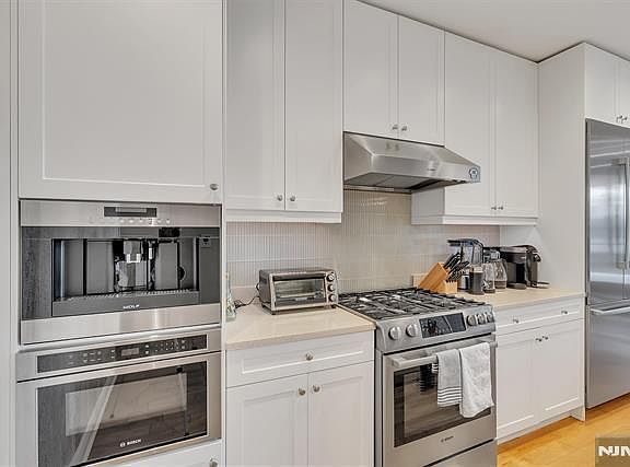 3rd image of 9 Somerset Ln Unit 617