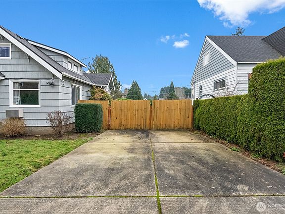4th image of 1919 S Sprague Avenue