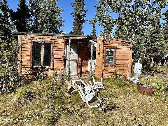 4th image of 19910 Linda Ln