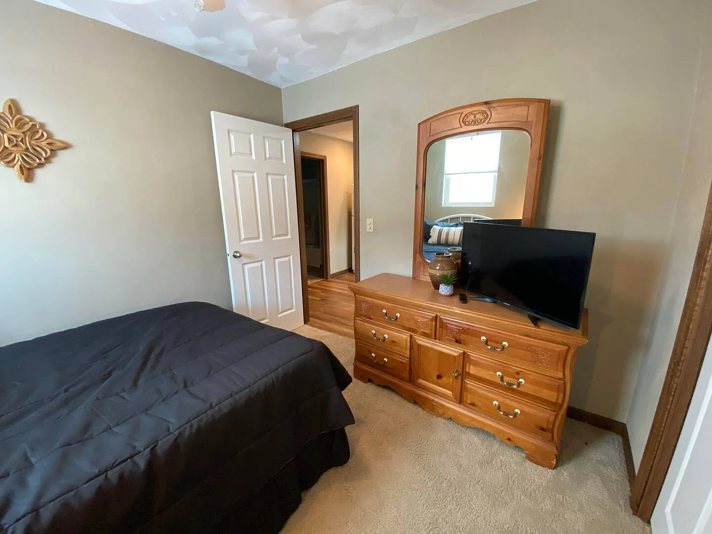 2 bed, 750 sqft, $1,050 — Photo 3