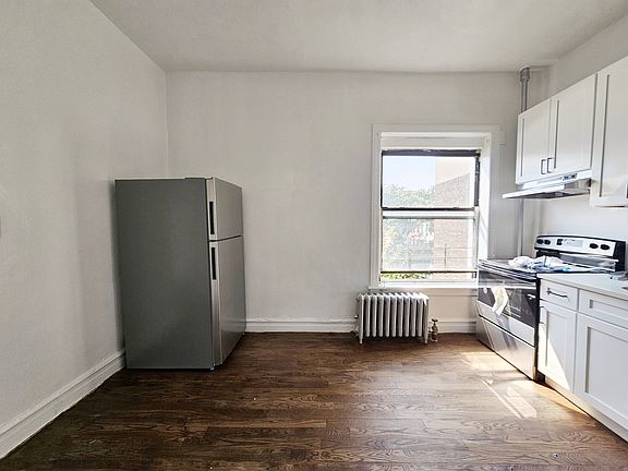 4th image of 73 Halsey St #4
