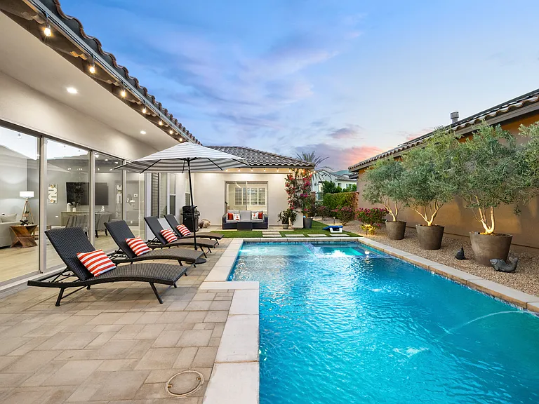 Outdoor Private Pool and Spa