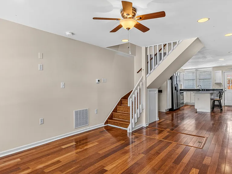803 E Fort Ave — Photo 3