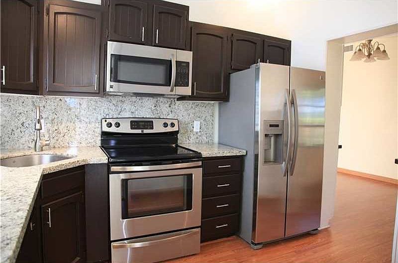 1st image of 525 SE 25th St