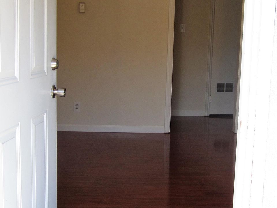 2nd image of 225 E Taylor St APT 5