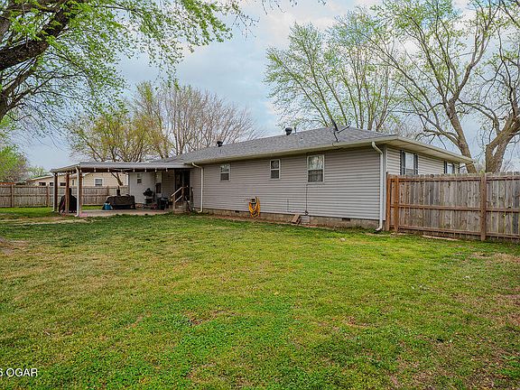 4th image of 804 N 8th St