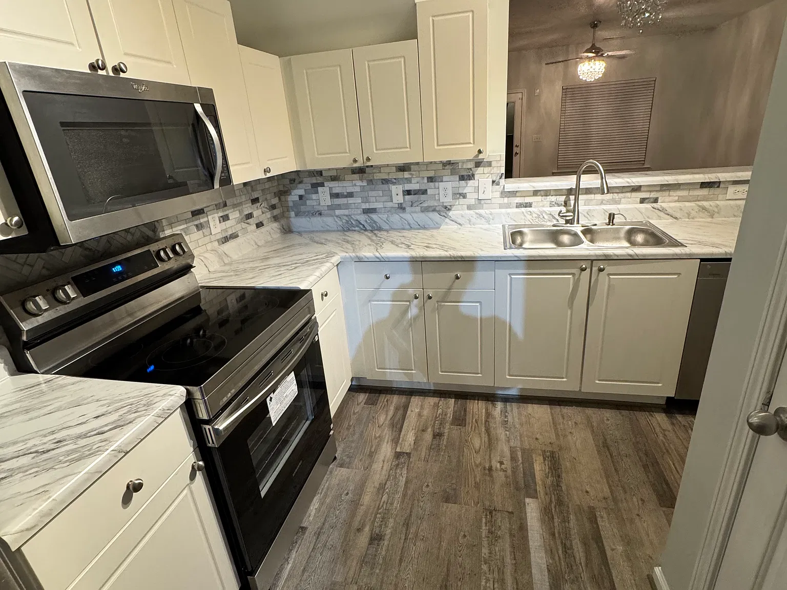 1006 Hadel Pl — Photo 4