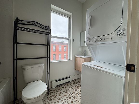 5th image of 530 W Side Ave #3R