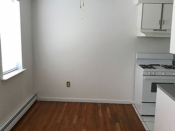 4th image of 34 Bay Ter APT 2E