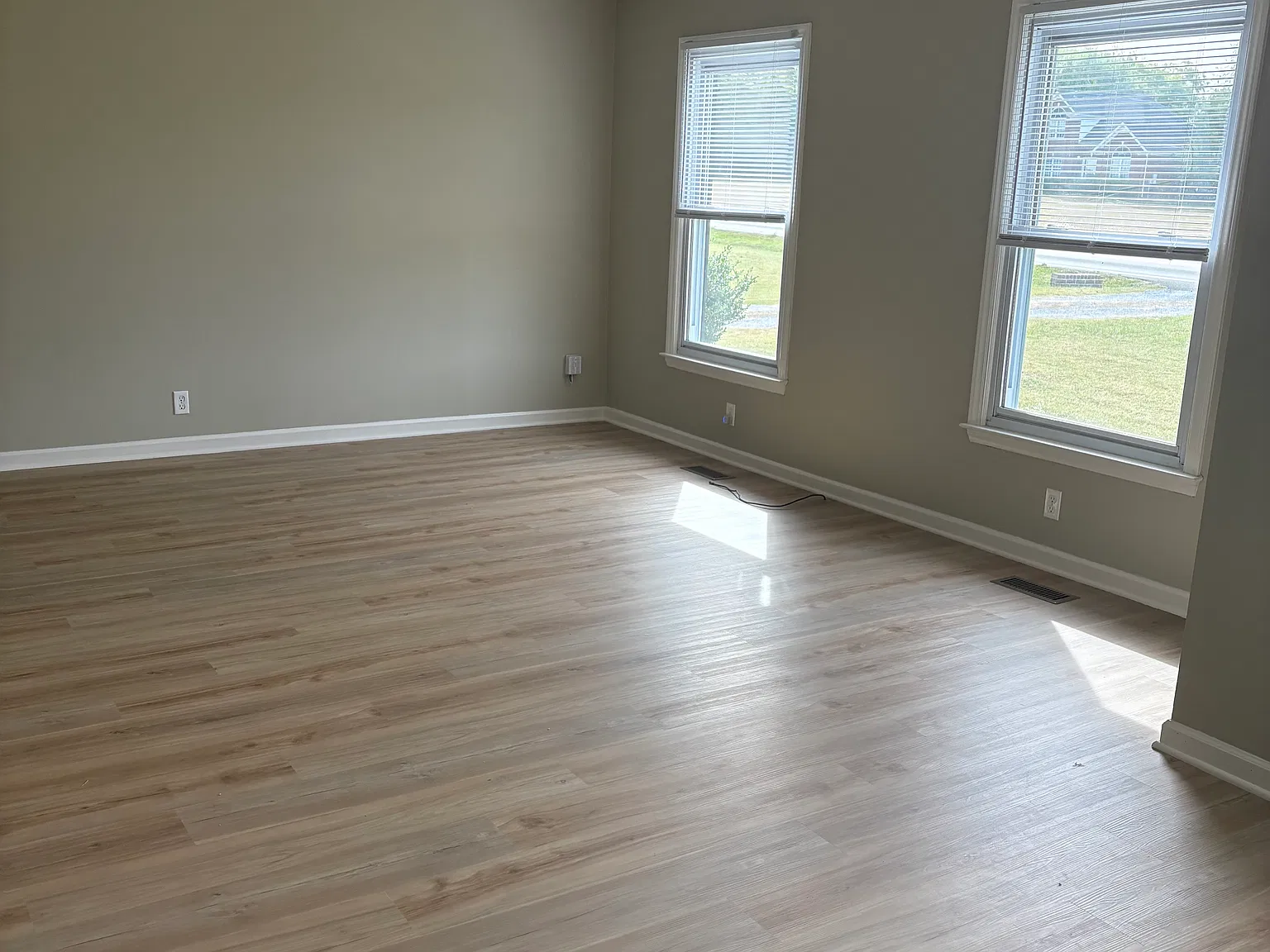 3 bed, 1290 sqft, $1,850 — Photo 3