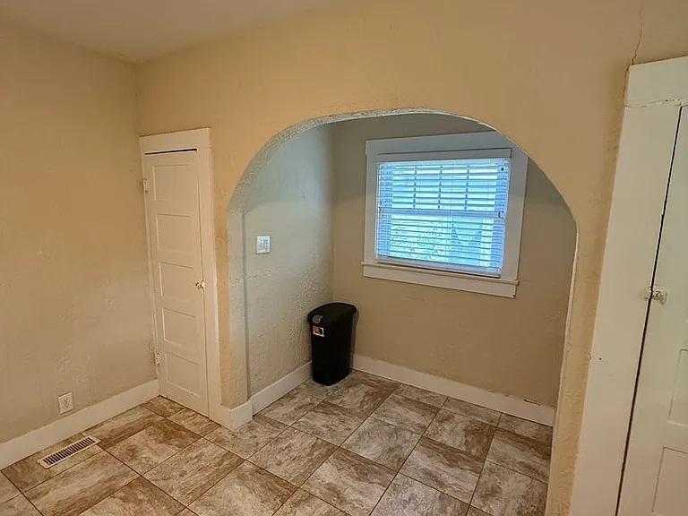 1209 S Lincoln St — Photo 9