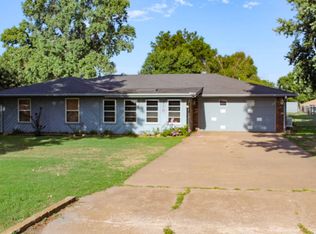 110 Sara Dr, Enid, OK 73703