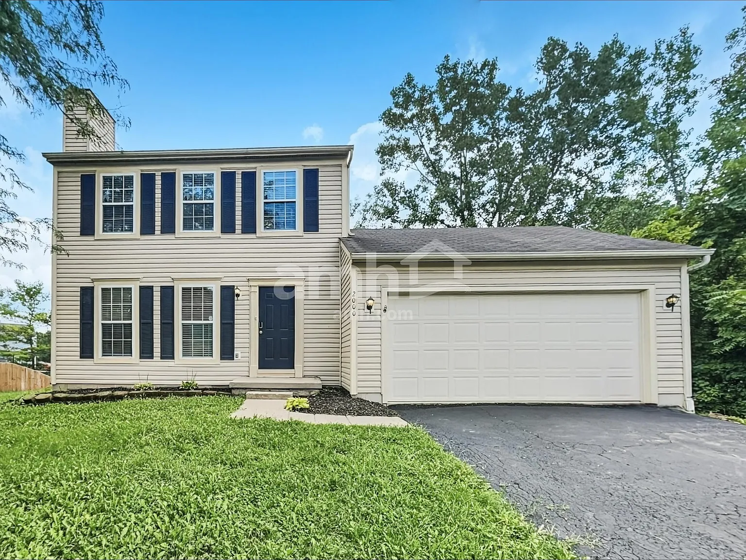 3 bed, 2.5 bath, 1200 sqft, $2,035 — Photo 1