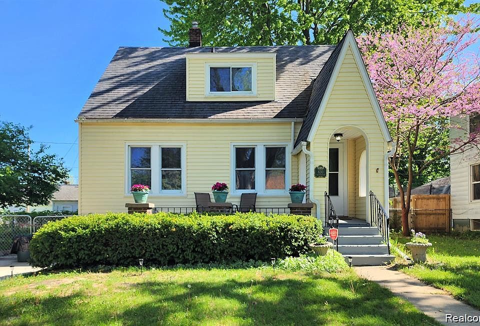 1st image of 630 Buckingham Ave