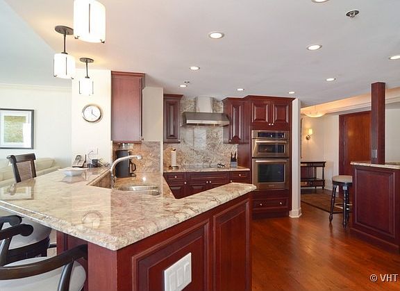 5th image of 950 N Michigan Ave #30B