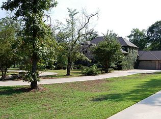 2203 Longmire Rd, Conroe, TX 77304