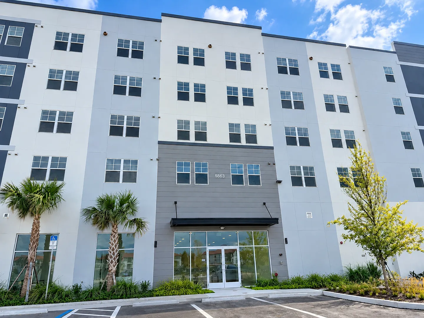 New Condo At Millenia Park 2/2 — Photo 2