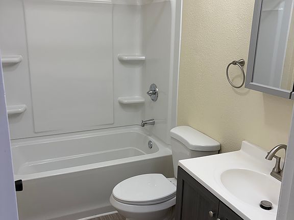 5th image of 4024 Lafayette Rd