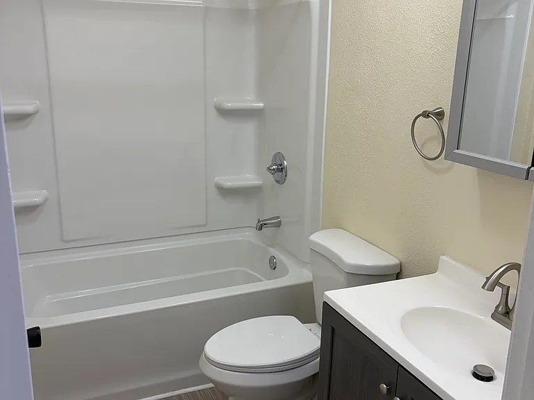 4024 Lafayette Rd — Photo 5
