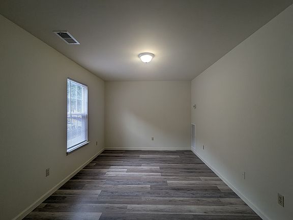 4th image of 1407 Varsity Ln