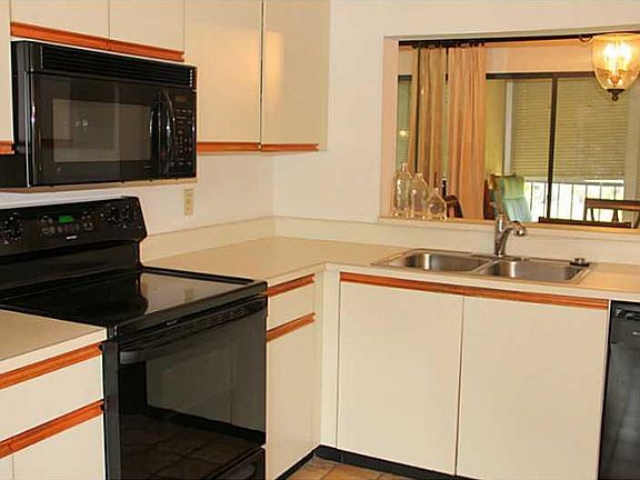 3rd image of 3384 Lucerne Park Drive #2B