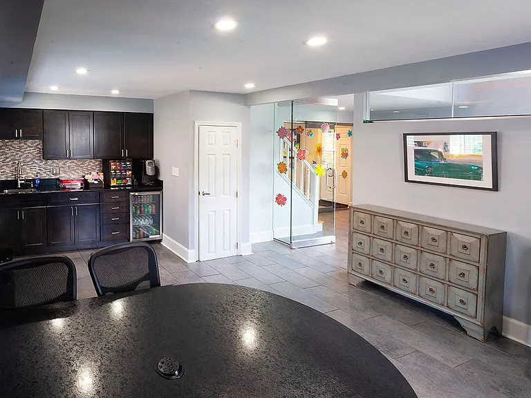 Kingsley Commons Townhouses Business Center